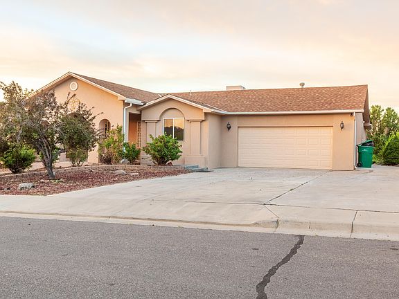 2nd image of 5005 Sandalwood Dr