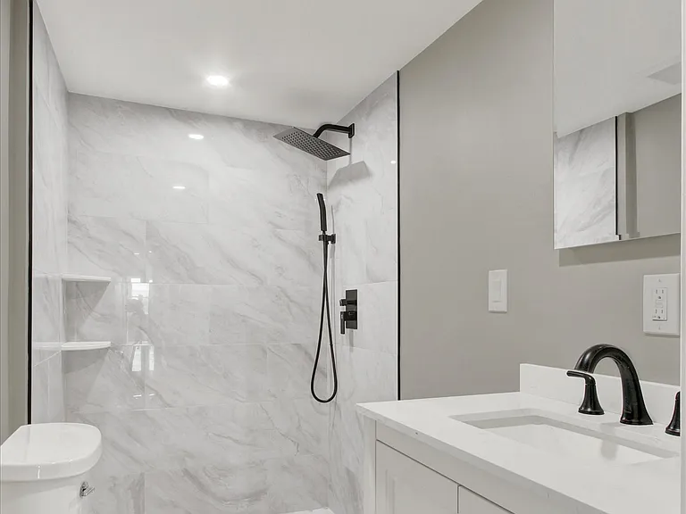 715 Oak Hill Ave #3N — Photo 16