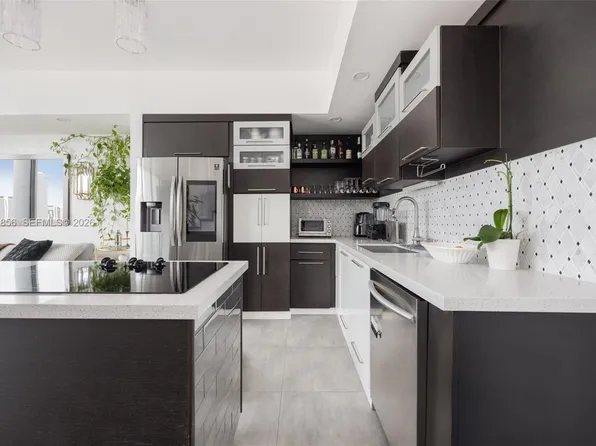 690 SW 1st Ct #Penthouse I10, Miami, FL 33130