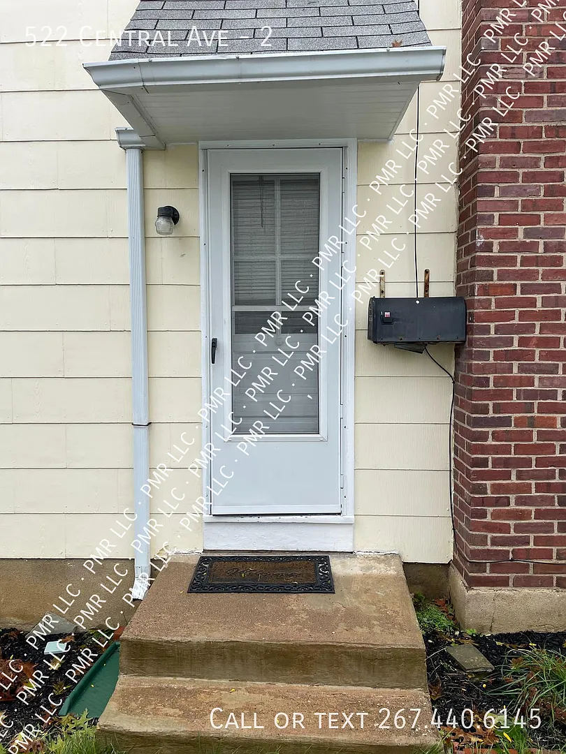 522 Central Ave unit 2 — Photo 2