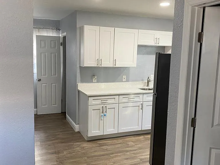 3813 1/2 E Miller Ave — Photo 6