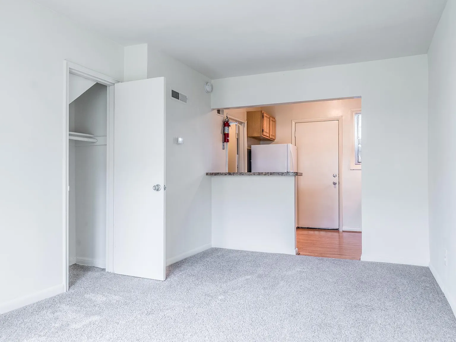 2 bed, 650 sqft, $1,149 — Photo 2