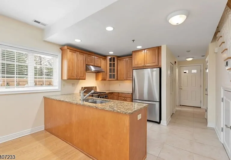 453 Springfield Ave — Photo 5