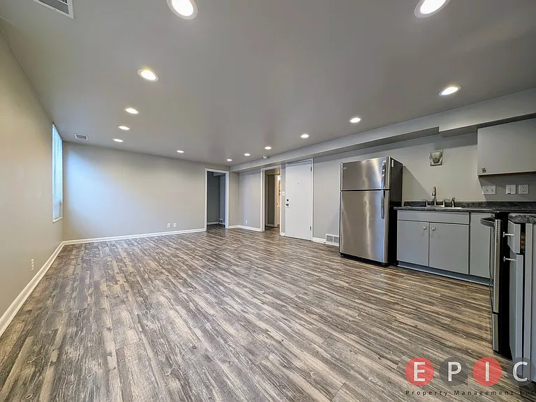 1227 E Sherman Ave #BASEMENT — Photo 4
