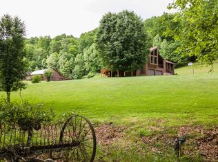 179 Granny Field Ln, Salt Rock, WV 25559