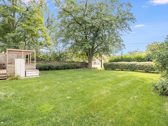 5th image of 1123 Plaza Dr