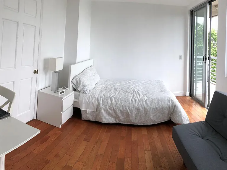 13320 Avery Ave — Photo 2