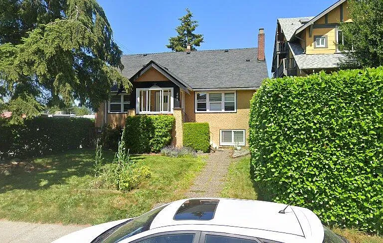 481 W 19th Ave — Photo 1