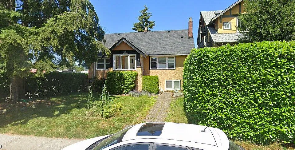 481 W 19th Ave