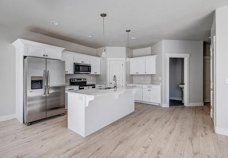 4199 W 2010 N #MASTER — Photo 5