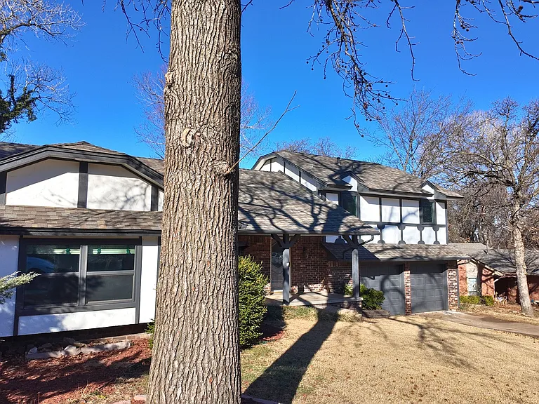 225 N Tunbridge Rd — Photo 2