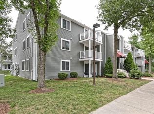 6 Post Oak Ln APT 12, Natick, MA 01760
