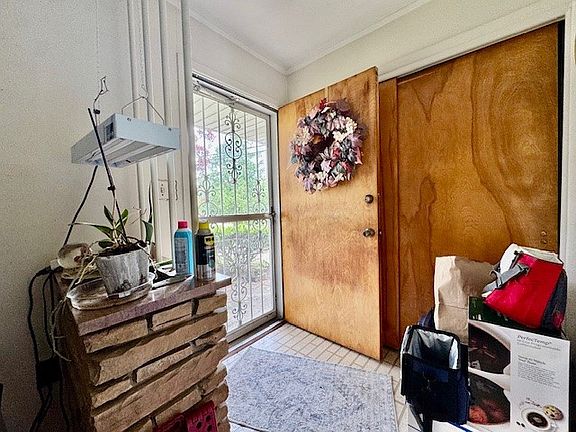 5th image of 2413 Archwood St