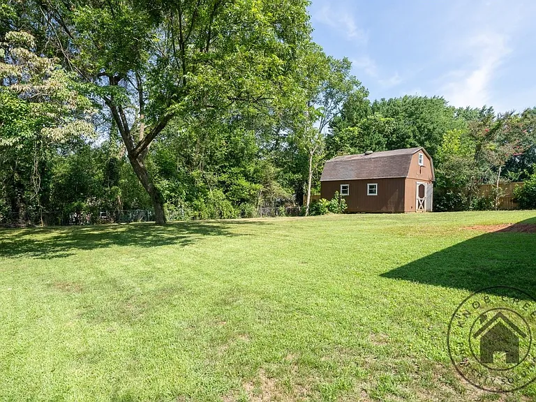 1138 Highland Dr — Photo 19