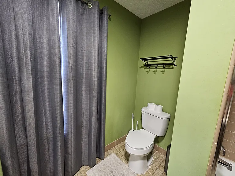 2566 Vauxhall Pl — Photo 38