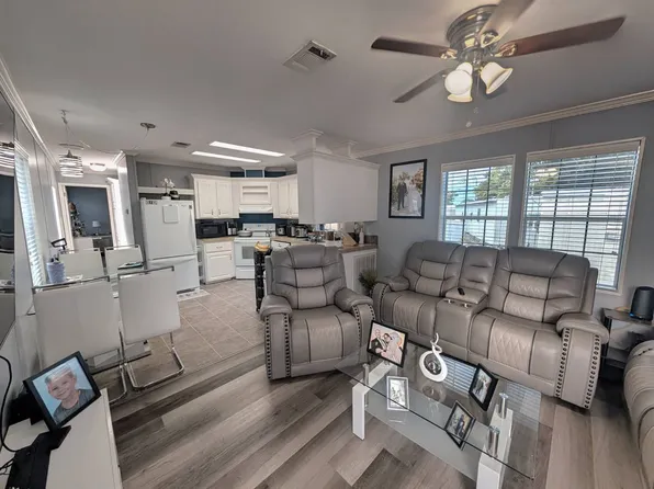 3220 54th Ave N #3220, Saint Petersburg, FL 33714