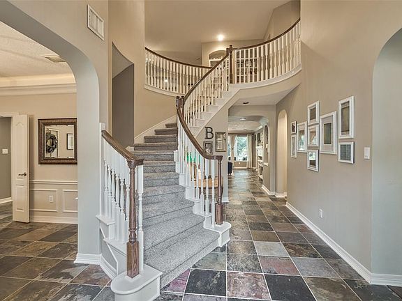 4th image of 10535 Clubhouse Cir