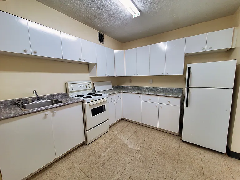 401 Princess St — Photo 24