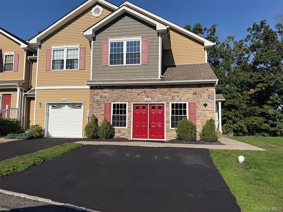 1st image of 202 Iron Forge Lane