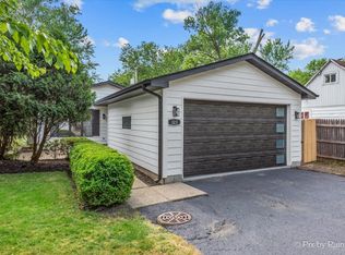 323 Willow Rd, Lakemoor, IL 60051