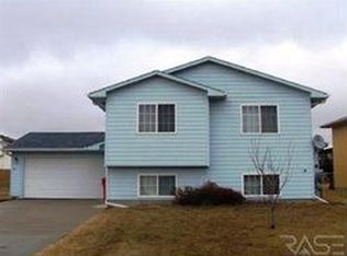 518 Aana Ave, Baltic, SD 57003