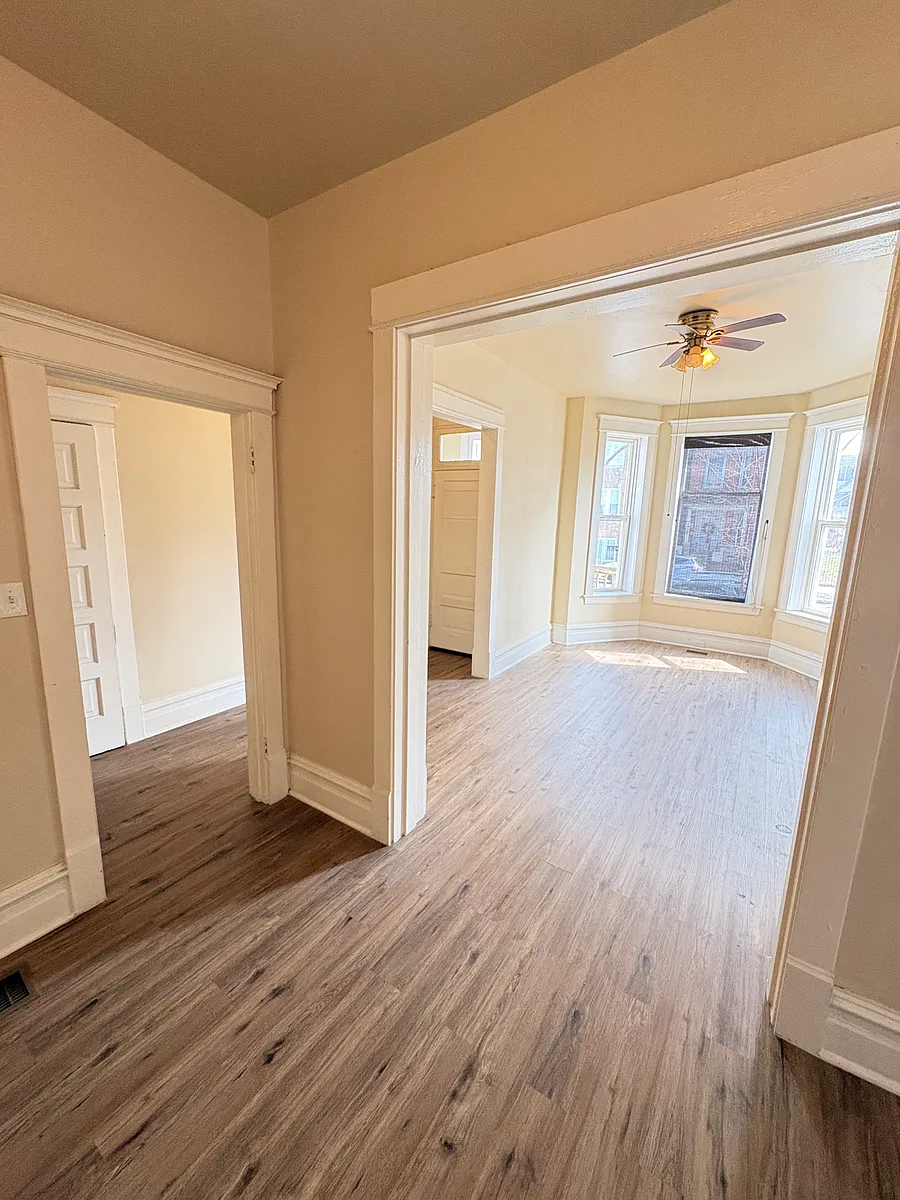 Building Photo - 1322 S Millard Ave #1