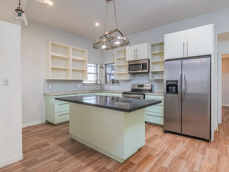 3818 Oregon Dr — Photo 5