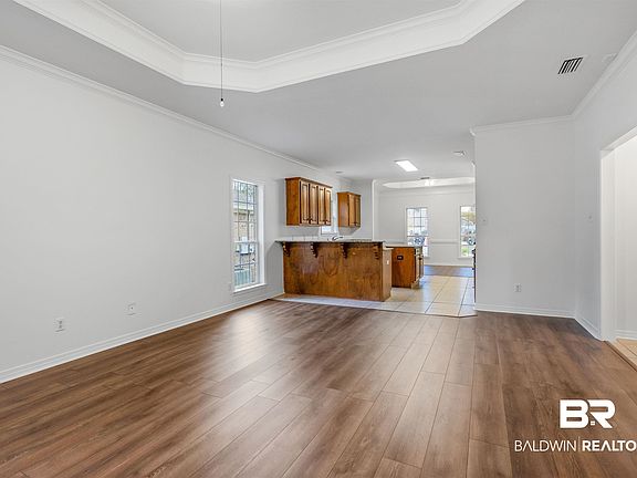 5th image of 1007 Linlen Ave