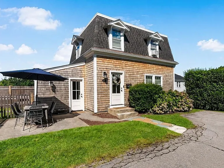 147 Evarts St — Photo 2