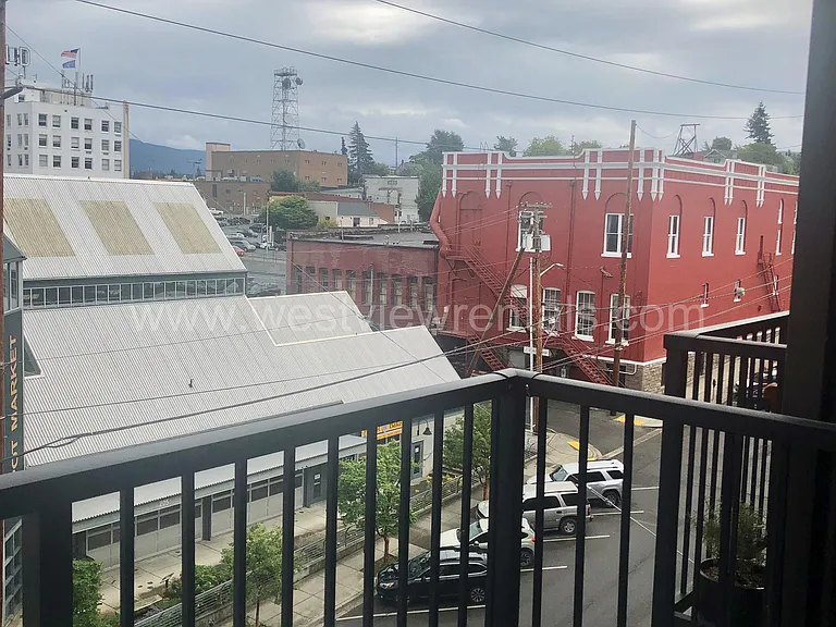 200 E Maple St — Photo 315
