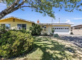 1482 Fairview Dr, Springfield, OR 97477