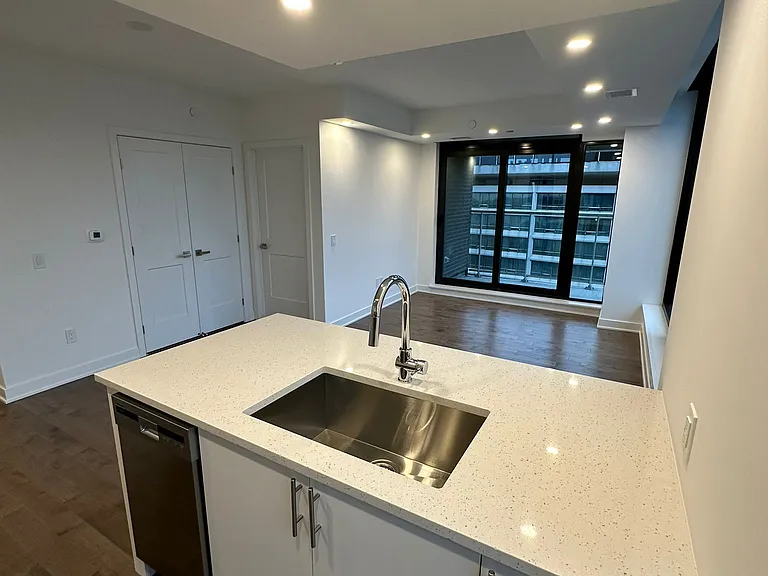 340 Queen St #2307 — Photo 9