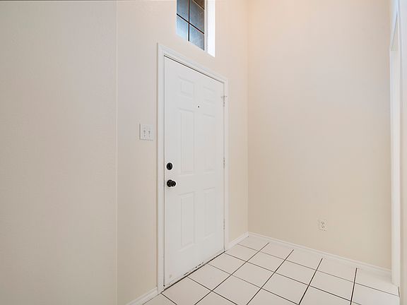 4th image of 11909 Rhulen Ct