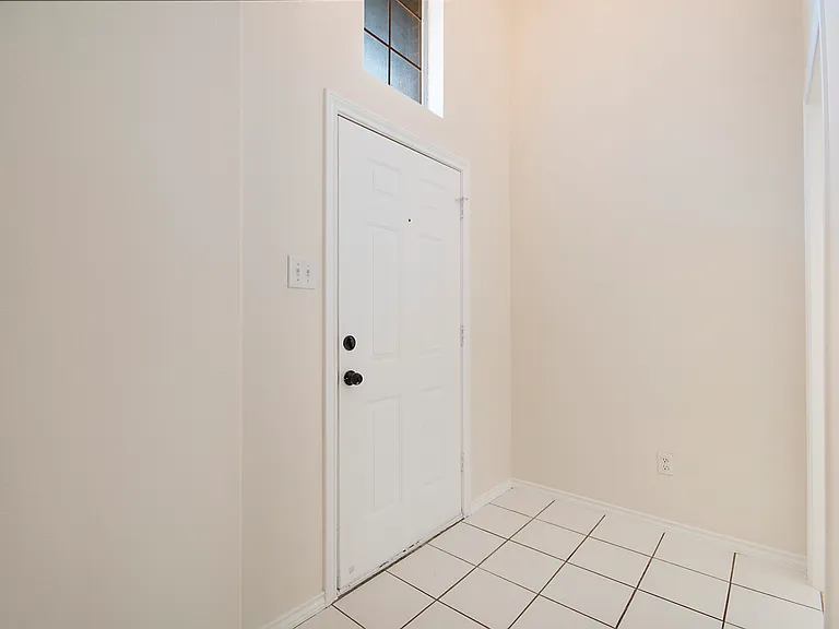 11909 Rhulen Ct — Photo 4