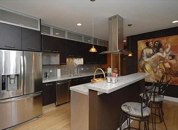3rd image of 5760 N Lincoln Ave