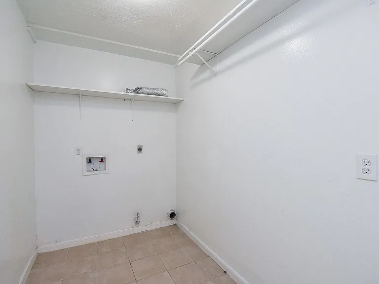 14418 Royal Hill Dr — Photo 29