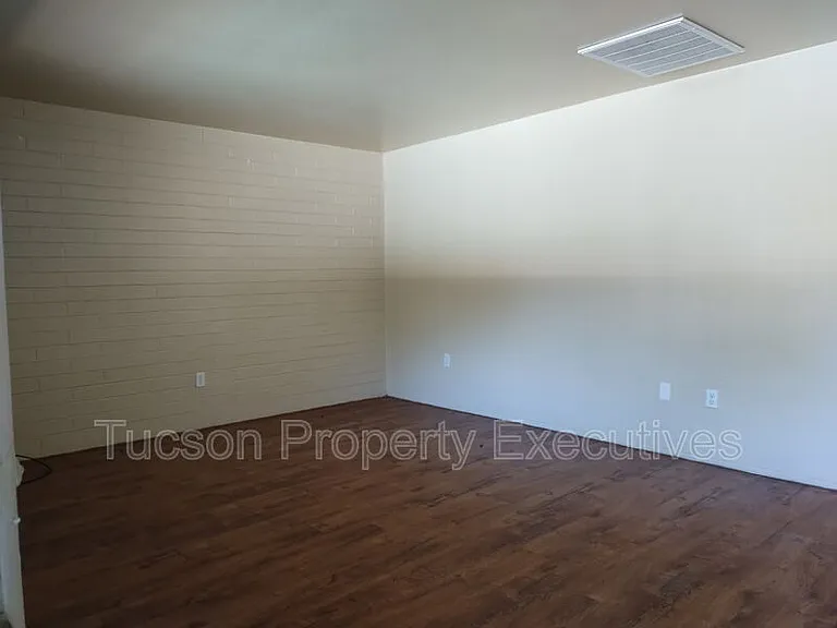 8934 S Nogales Hwy — Photo 17