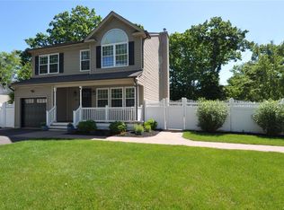 348 Broadway, Huntington, NY 11743