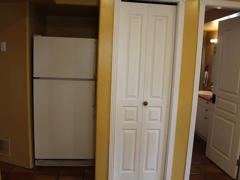 4792 Ridgelawn Dr — Photo 4