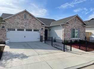 6205 E Garland Ave, Fresno, CA