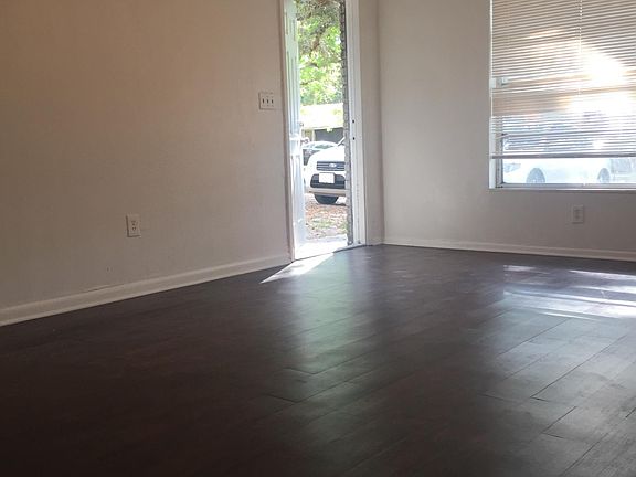 3rd image of 8717 Mandarine Pl #A-b