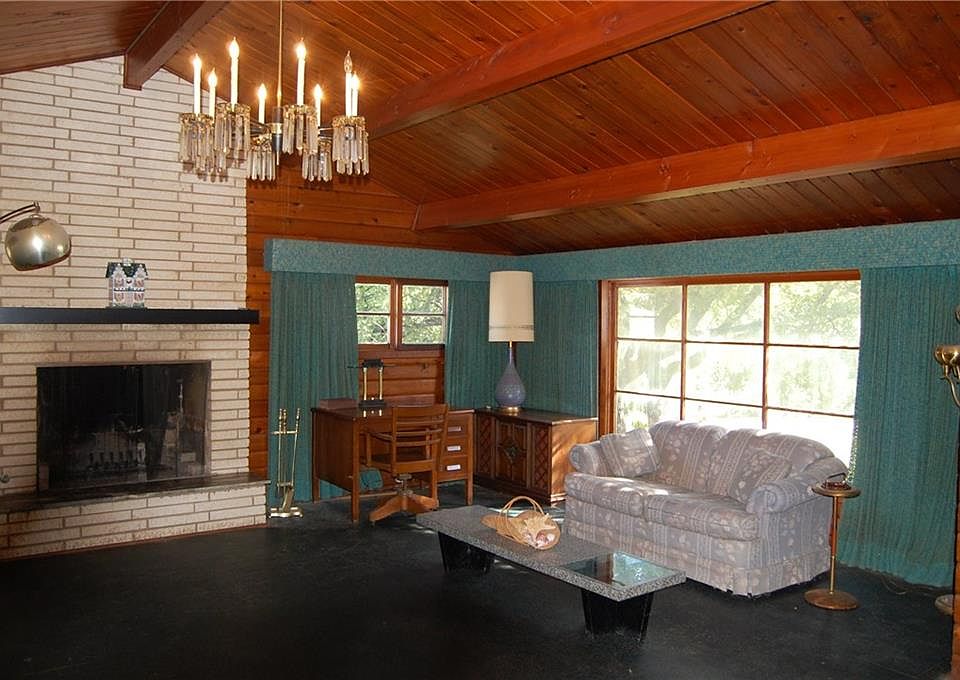 1st image of 145 Jackson Ln