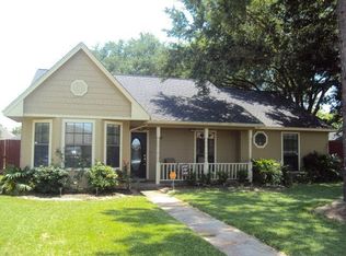 39 N Erik Dr, Angleton, TX 77515