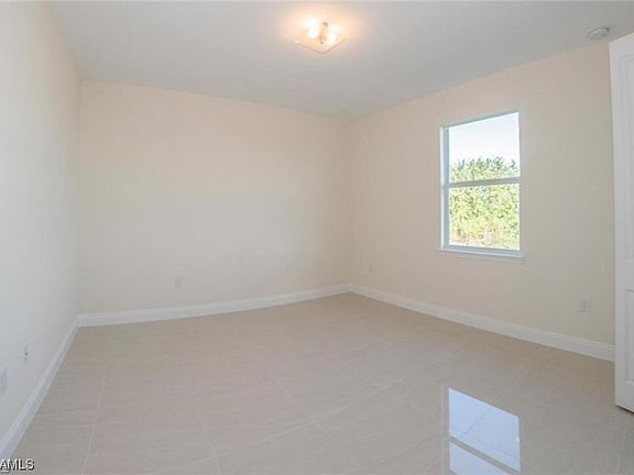 5th image of 1509 Terry Ave S
