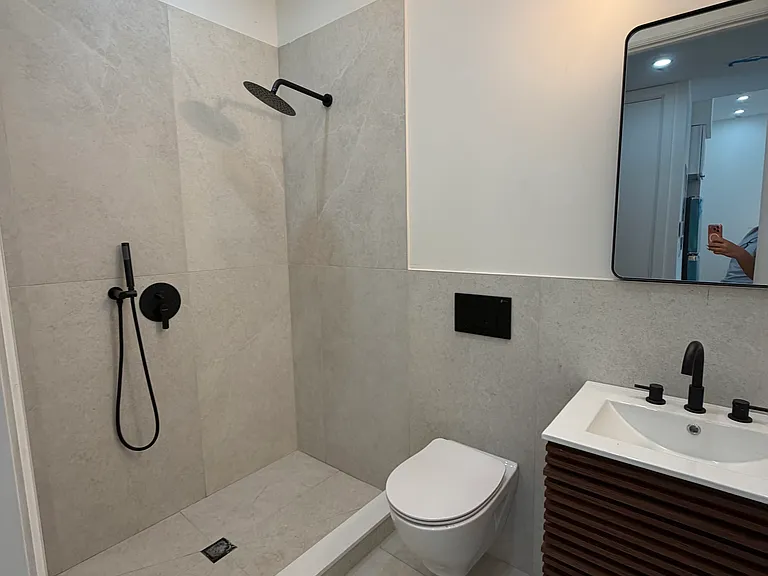 2375 Lorillard Pl #2R — Photo 5