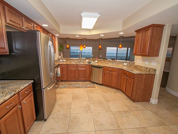 4th image of 561 Casa Bella Dr Unit 506