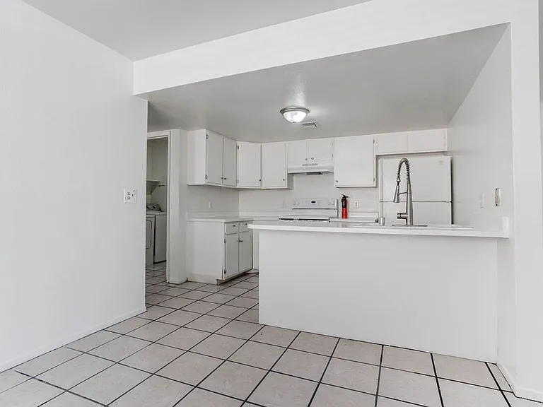 4269 Stewart Ave — Photo 8