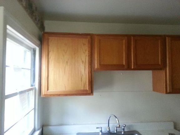 5th image of 1361 Kingsley Ave