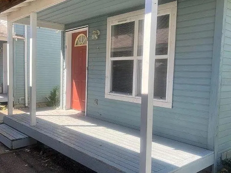 301 Sullivan St — Photo 11