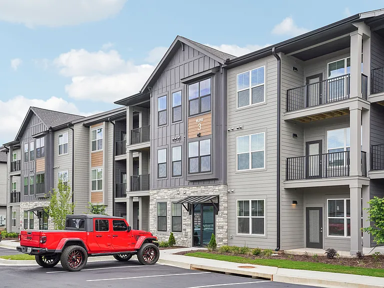 The Pullman Luxury Apartments — Photo 16